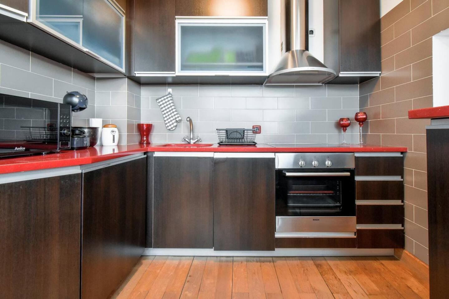 Fully Equipped Vitoshka Area Spacious Metro Sofia Bagian luar foto