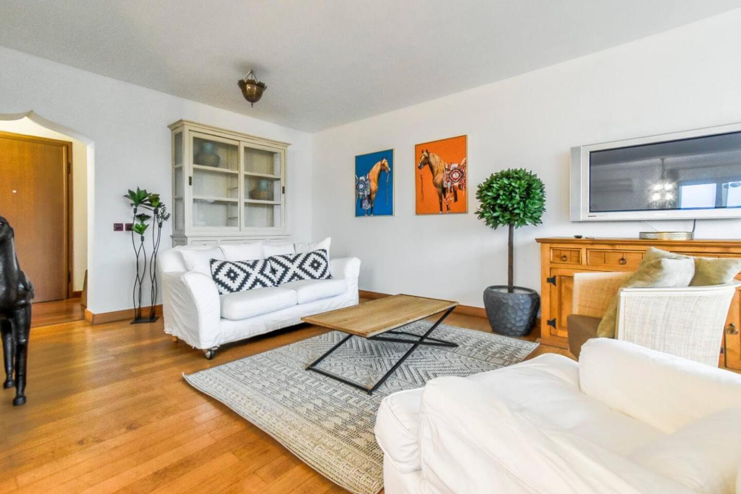 Fully Equipped Vitoshka Area Spacious Metro Sofia Bagian luar foto