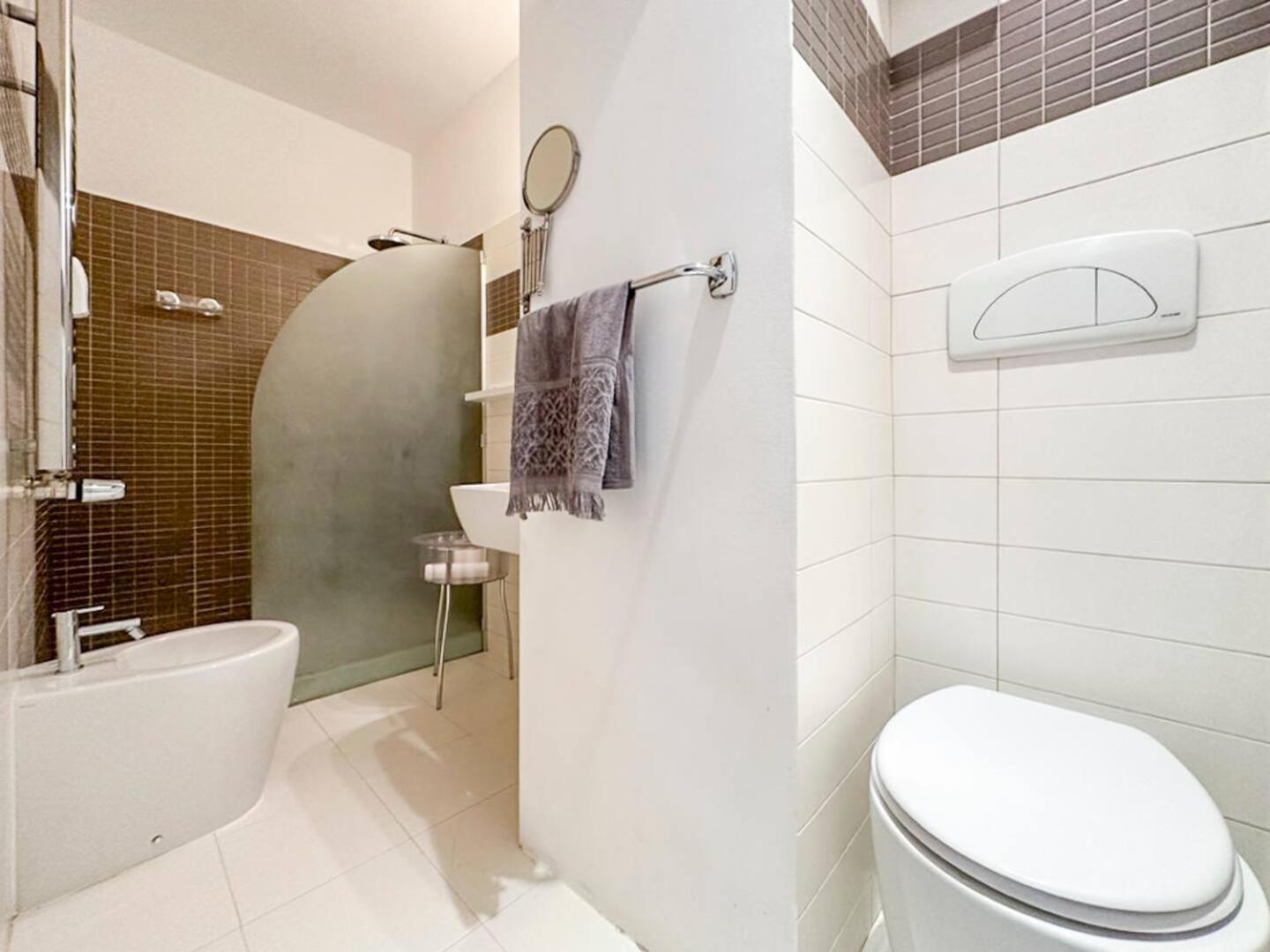 Fully Equipped Vitoshka Area Spacious Metro Sofia Bagian luar foto