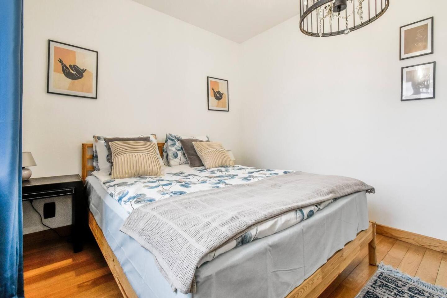Fully Equipped Vitoshka Area Spacious Metro Sofia Bagian luar foto