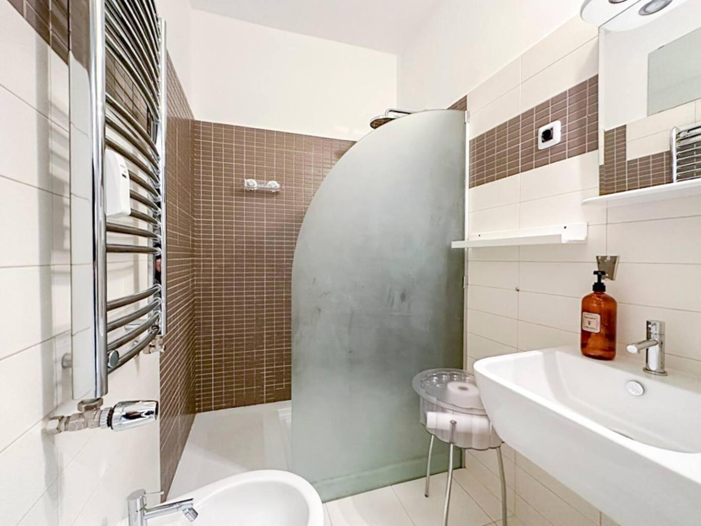Fully Equipped Vitoshka Area Spacious Metro Sofia Bagian luar foto